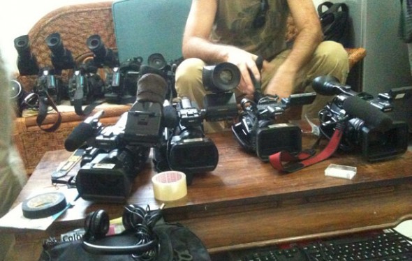 05_Patrick_checking_cams